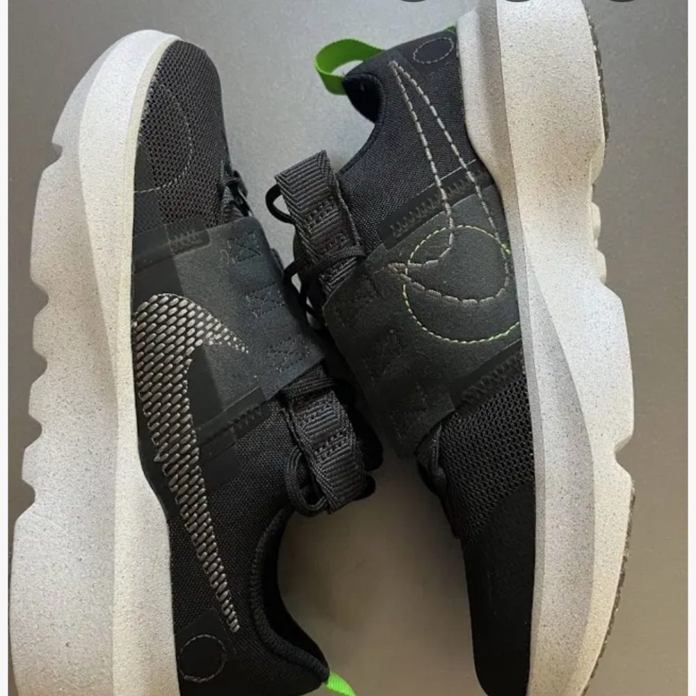 Nike Crater Impact Sneakers Black and Green 4y